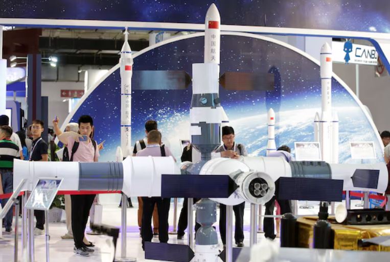 China vows to develop space tourism as it races with US